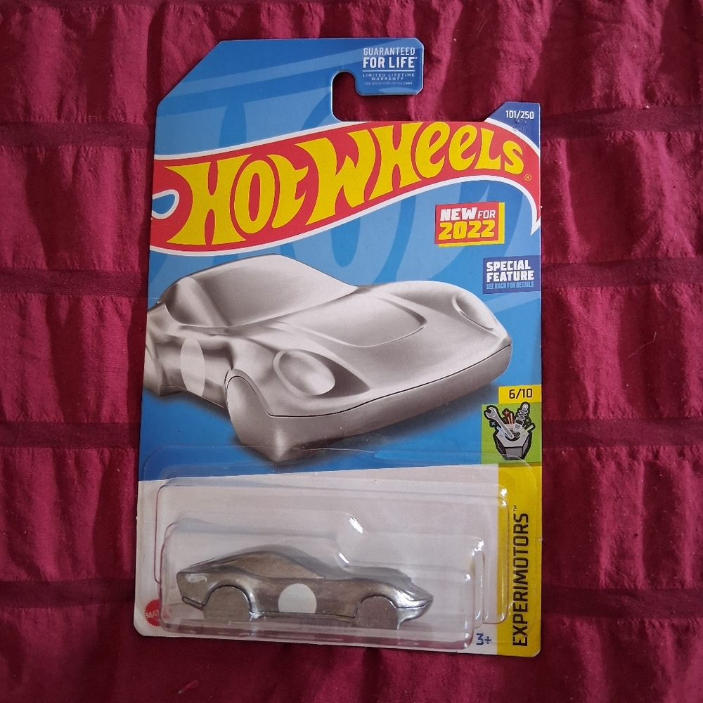 Rare 2022 Hot Wheels Experimotors Coupe Clip (Silver) Keychain